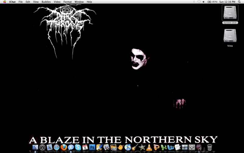 Illustration for article titled Amazingly cringe old wallpapers